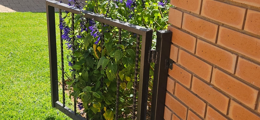 1 Bedroom Property for Sale in Langenhovenpark Free State